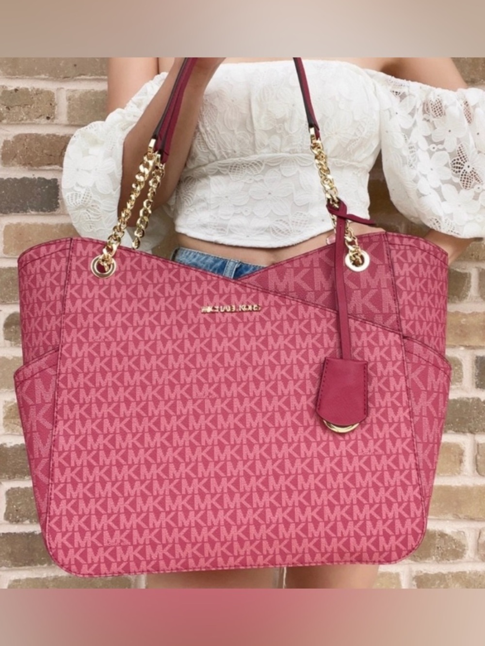 Michael Kors Pink Monogram Jet Set Travel
Large Size Chain Shoulder Tote Bag